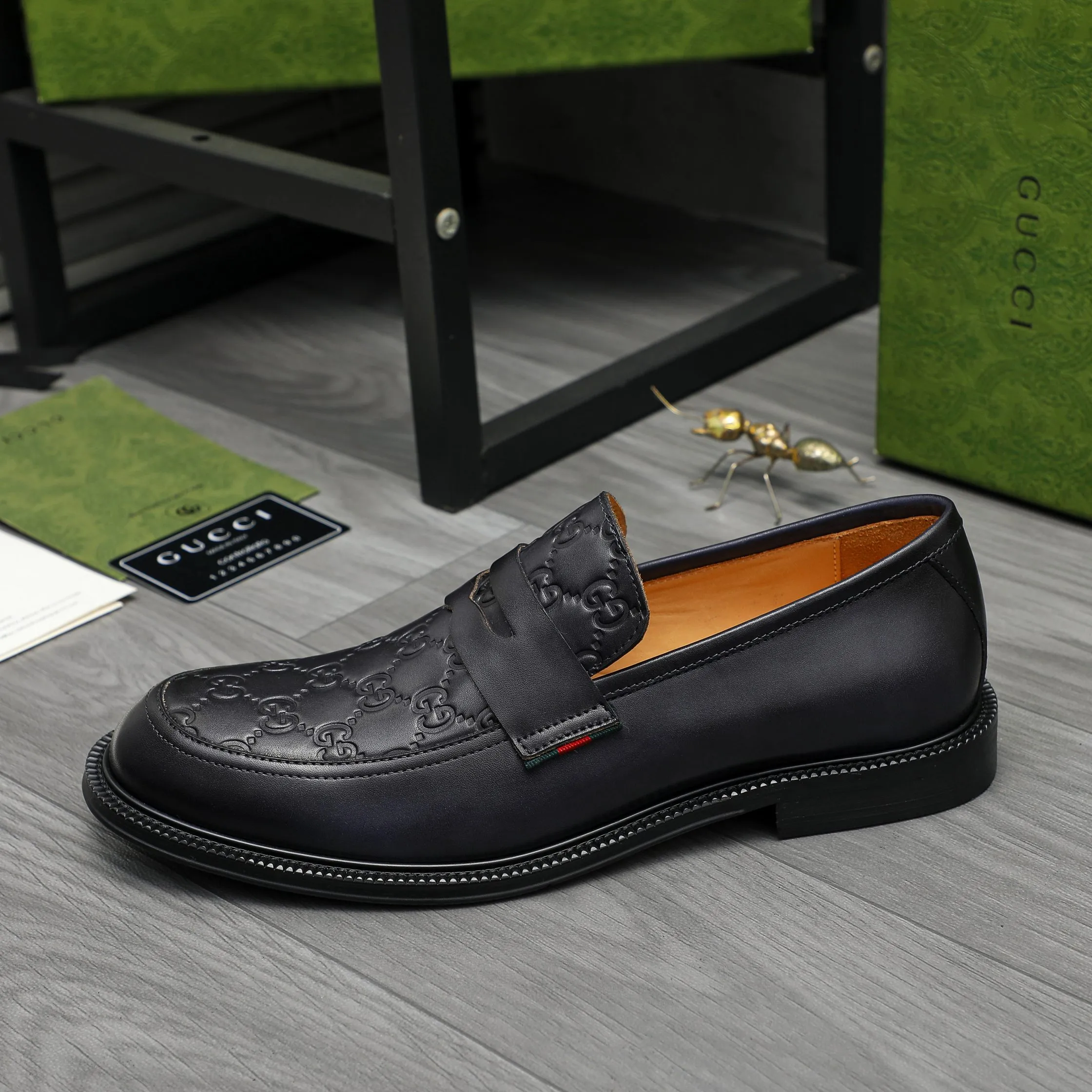 Men's shoes 💰p500 Product trademark: GUCCI "Gucci" business slip-on leather shoes Regular size: 38-46 (38.45.46 custom-made, non-returnable) Product materials: Selected cowhide embossed upper, cowhide lining, original rubber outsole